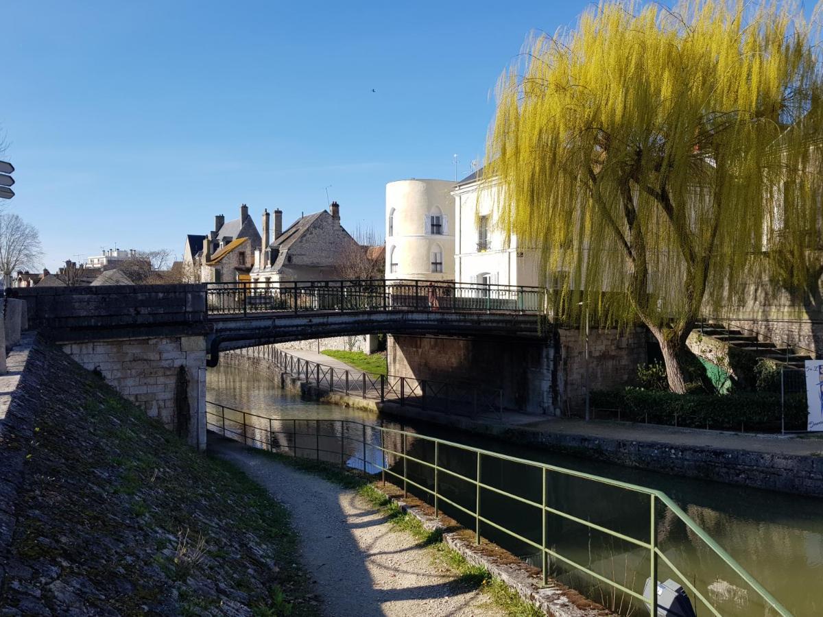 La Maison Virginie 1 A 2 Pers Charmant Hyper Centre- Cour- Parking- Linge- Fibre- Proximite Lac Canal Piscine Монтаржи Экстерьер фото