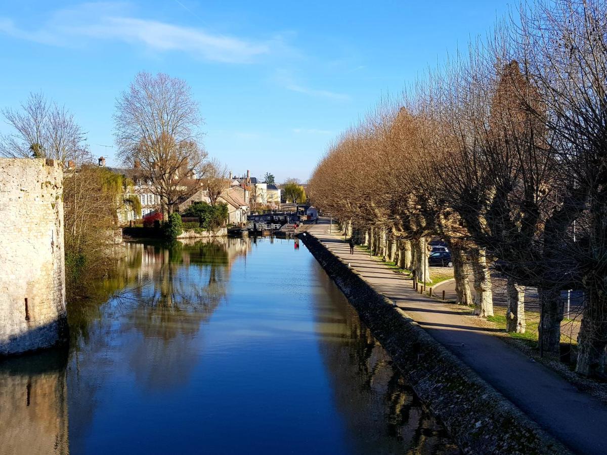 La Maison Virginie 1 A 2 Pers Charmant Hyper Centre- Cour- Parking- Linge- Fibre- Proximite Lac Canal Piscine Монтаржи Экстерьер фото