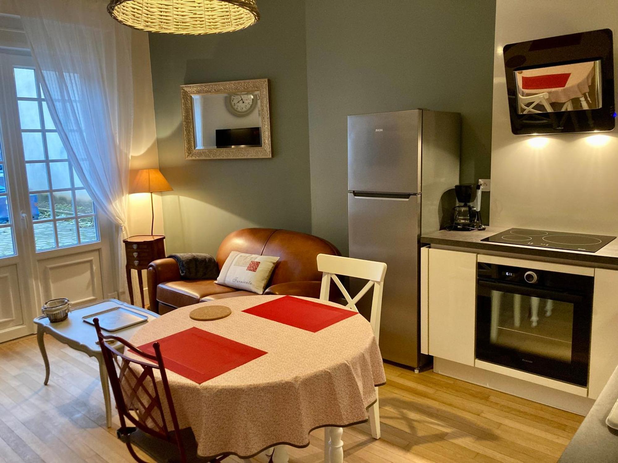 La Maison Virginie 1 A 2 Pers Charmant Hyper Centre- Cour- Parking- Linge- Fibre- Proximite Lac Canal Piscine Монтаржи Экстерьер фото